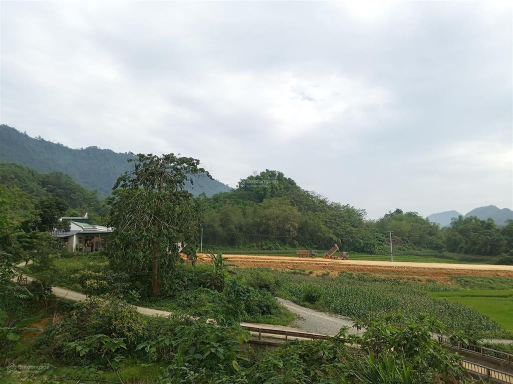 Cần bán siêu phẩm viu đẹp như sông nho quế tại đà bắc hòa bình giá rẻ chỉ hơn 1 tỷ nho nhỏ thôi ạ