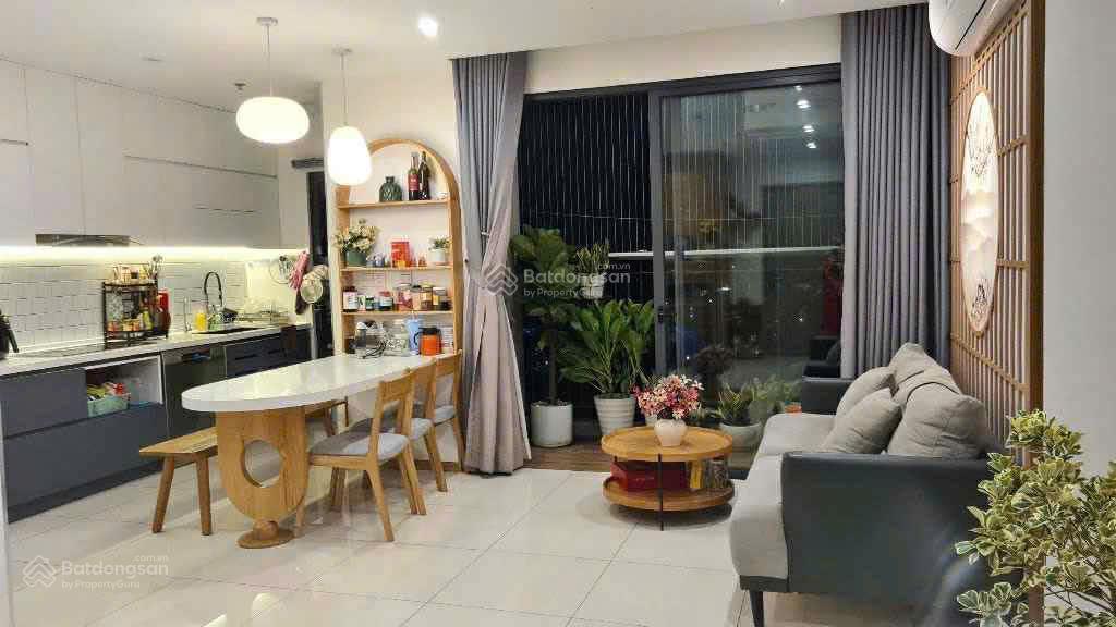 Bán căn hộ ori 3pn+ 92m2 full nội thất tầng trung view thoáng hướng tb, sổ sẵn cc ngay. giá 4tỷ950