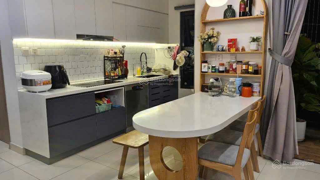 Bán căn hộ ori 3pn+ 92m2 full nội thất tầng trung view thoáng hướng tb, sổ sẵn cc ngay. giá 4tỷ950