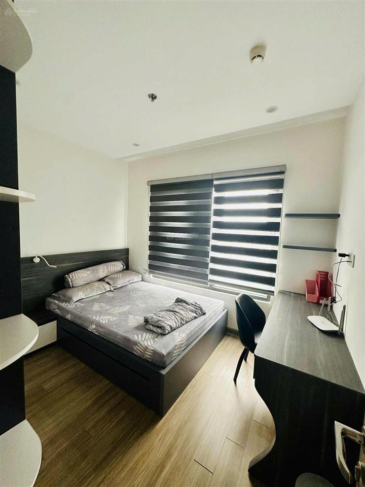 Bán căn hộ ori 3pn+ 92m2 full nội thất tầng trung view thoáng hướng tb, sổ sẵn cc ngay. giá 4tỷ950