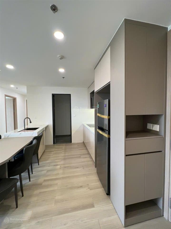 Cắt lỗ 800tr + tặng hết nội thất căn 2pn 72m2 lumiere boulevard. tầng thấp hướng đb. giá 4tỷ4 btp