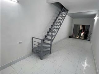 Bán nhà tân triều  gần đường 25m  ô tô đỗ cửa  hàng xóm thân thiện  giá cực tốt  không qh