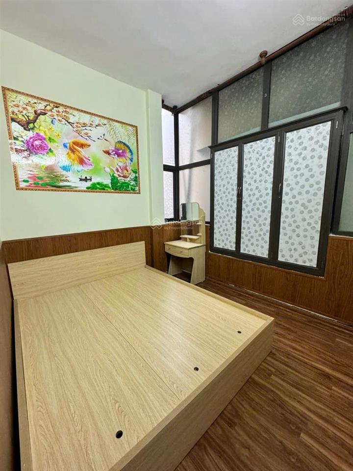 Khâm thiên  nhỏ tiền  sổ riêng  sát phố  4pn đủ công năng  vừa ở vừa cho thuê cực ổn