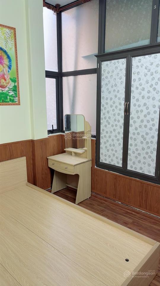 Khâm thiên  nhỏ tiền  sổ riêng  sát phố  4pn đủ công năng  vừa ở vừa cho thuê cực ổn