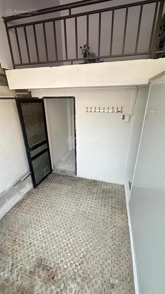 Khâm thiên  nhỏ tiền  sổ riêng  sát phố  4pn đủ công năng  vừa ở vừa cho thuê cực ổn