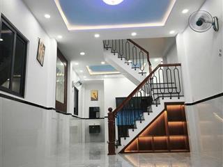 Nhà mới xây 100% shr tân hiệp, sát chợ hóc môn