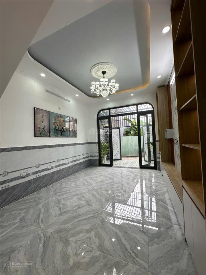 Nhà mới dọn vào ở ngay thới tam thôn hóc môn