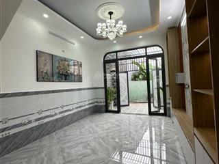 Nhà mới dọn vào ở ngay thới tam thôn hóc môn