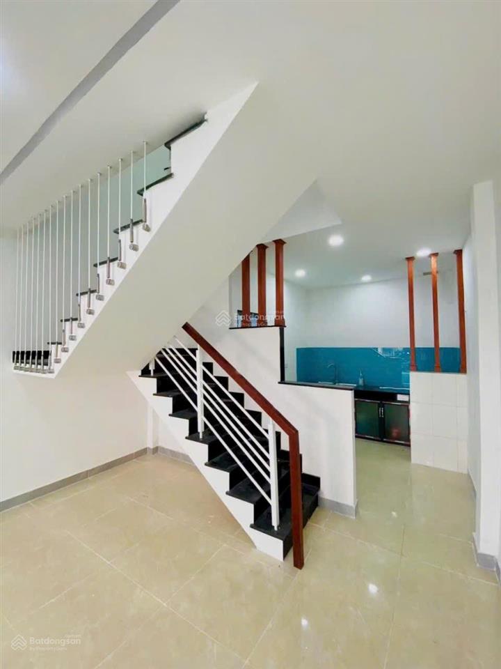 Nhà đẹp shr bà điểm ngay bến xe an sương