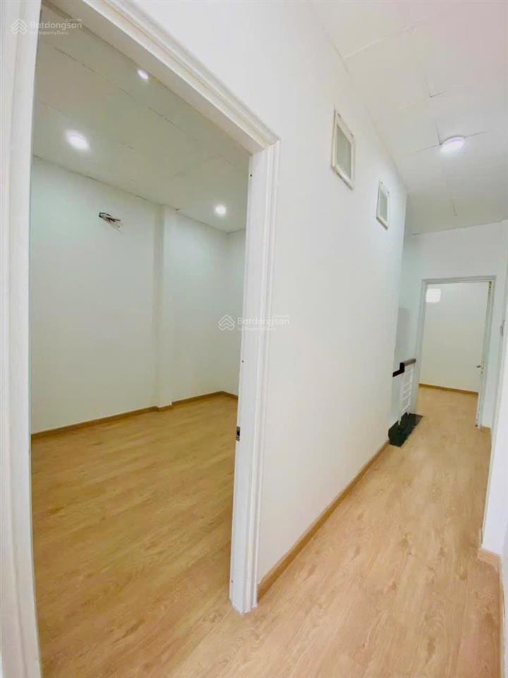 Nhà đẹp shr bà điểm ngay bến xe an sương