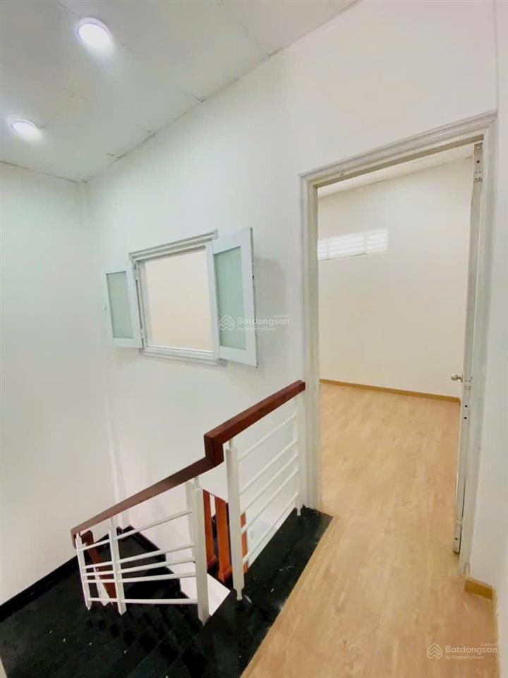 Nhà đẹp shr bà điểm ngay bến xe an sương