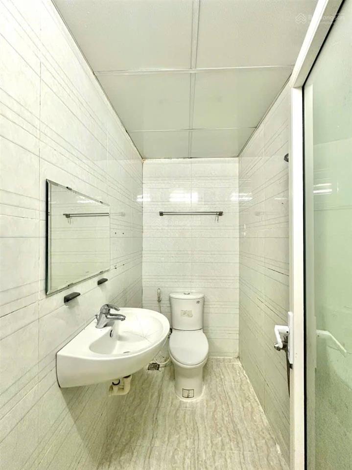 Phòng đẹp mới xây an ninh gần kcx tân thuận q7