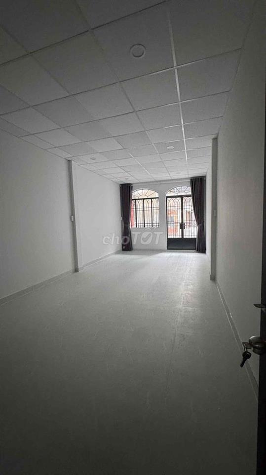 Bán nhà Q10,  đường Nguyễn Duy Dương, ngang 3,5m, pháp lý chuẩn.