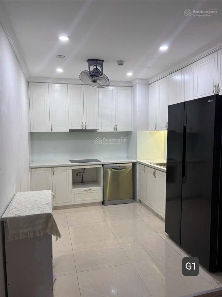 Tôi chính chủ bán căn hộ đang ở 8,x tỷ  không mất phí môi giới sổ đỏ cất két, giao dịch trực tiếp