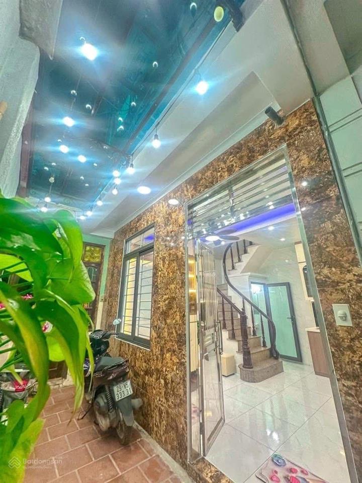 Bán nhà đẹp ngõ gốc đề nhà cực vuông đẹp full nội thất vào ở ngay
