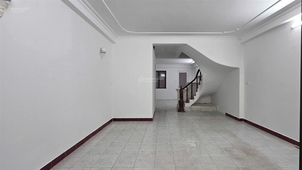 Cho thuê nhà nguyên căn hồng hà thông bạch đằng, diện tích 87,6m², có sân vườn riêng