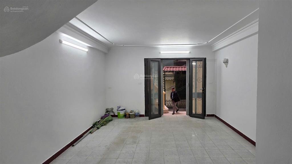 Cho thuê nhà nguyên căn hồng hà thông bạch đằng, diện tích 87,6m², có sân vườn riêng