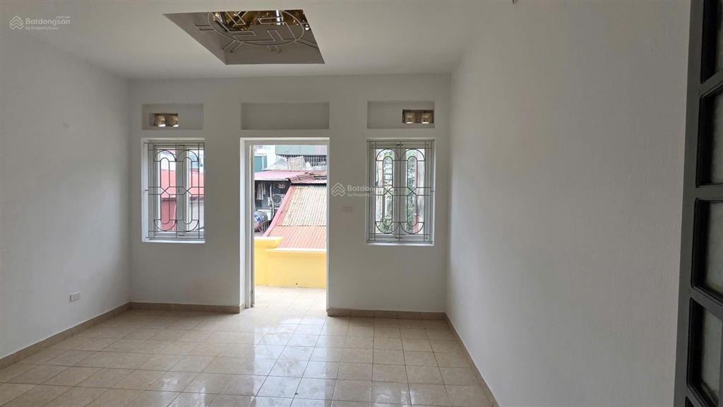 Cho thuê nhà nguyên căn hồng hà thông bạch đằng, diện tích 87,6m², có sân vườn riêng