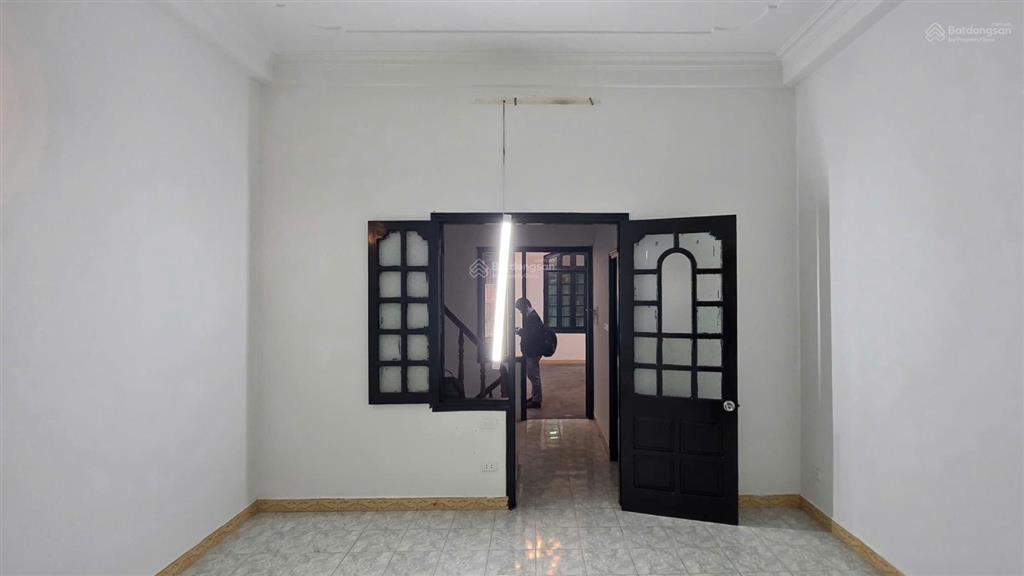 Cho thuê nhà nguyên căn hồng hà thông bạch đằng, diện tích 87,6m², có sân vườn riêng