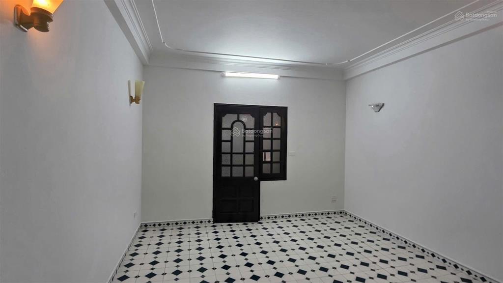 Cho thuê nhà nguyên căn hồng hà thông bạch đằng, diện tích 87,6m², có sân vườn riêng