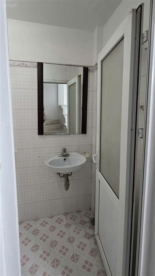 Cho thuê nhà nguyên căn hồng hà thông bạch đằng, diện tích 87,6m², có sân vườn riêng