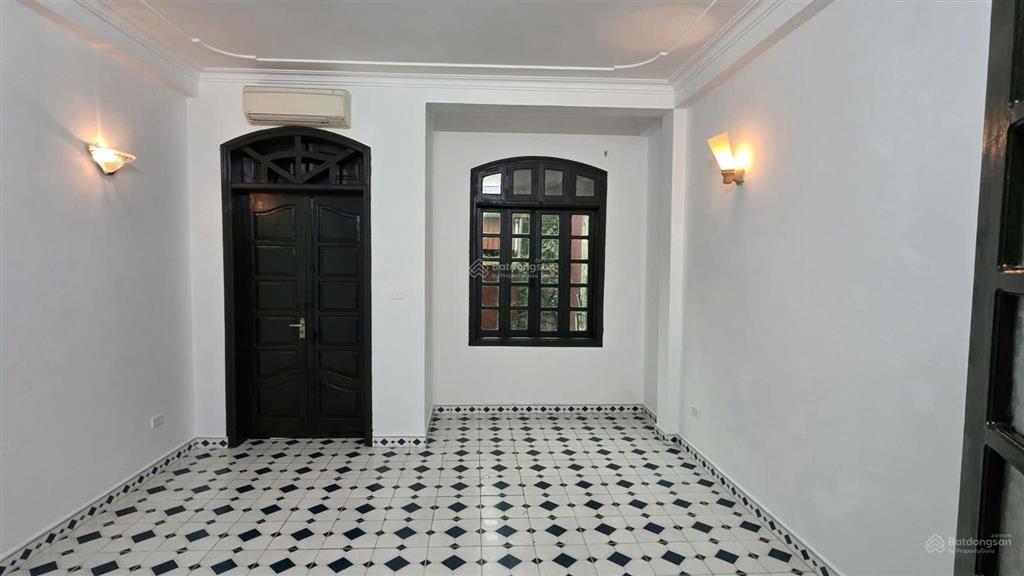 Cho thuê nhà nguyên căn hồng hà thông bạch đằng, diện tích 87,6m², có sân vườn riêng