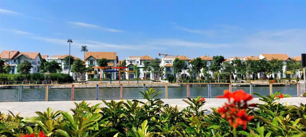 Bán liền kề 4 tầng ở sun urban city, 4,55tỷ, diện tích sử dụng gần 220m2, gần công viên nội khu