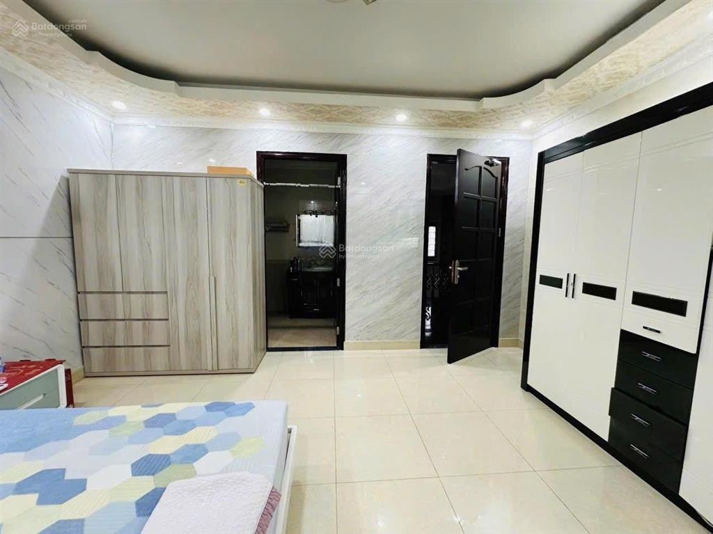 Cho thuê nhà mặt phố trần quang diệu, 13x20m, 260 m2, 6pn, 6wc, chính chủ