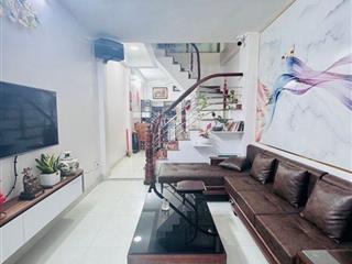 Bán nhà thạch bàn 40m2 9,2tỷ dân xây ô tô đỗ cửa sát vách trường học pháp lý rõ ràng