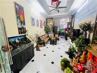 Bán nhà thạch bàn 40m2 5 tầng 8,1 tỷ dân xây 30m ra ngõ ô tô tiện ích đa dạng sổ vuông.