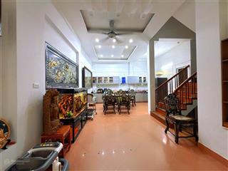 Hoàng cầu  mặt ngõ ô tô tránh  kinh doanh đỉnh  mặt tiền khủng  vỉa hè rộng  khu hiếm đẹp.