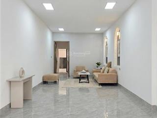 Văn chương  mặt phố kinh doanh đa dạng  hai mặt thoáng  gần hồ  nhà mới đét  thang máy
