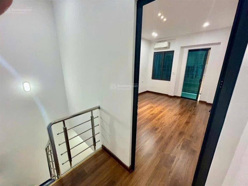 Nhỉnh 3 tỷ  khương trung  thanh xuân  nhà đẹp long lanh, vuông đét, nở hậu. 10m ra mặt ngõ