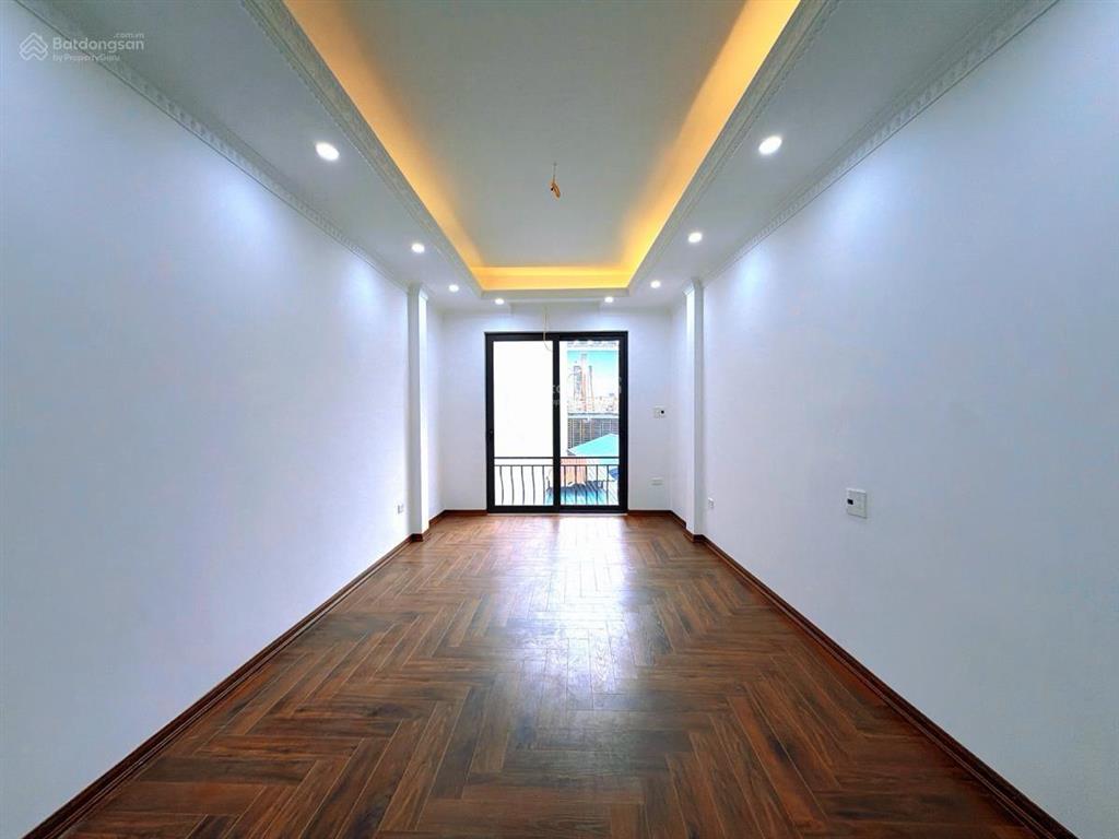 Thái thịnh  nhà xây mới  full nội thất cơ bản  40m ra ô tô  100m ra phố  sát chợ  giá hợp lý.