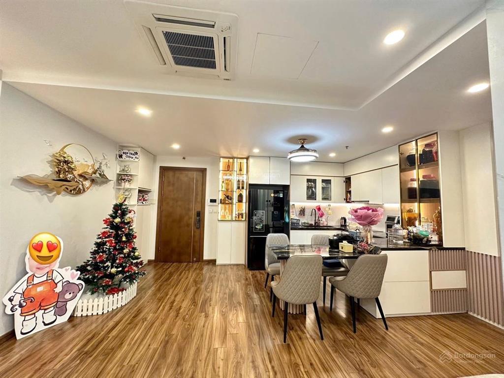 Chcc cao cấp tòa a the gold palm lê văn lương  tầng trung  view thoáng  full nội thất.