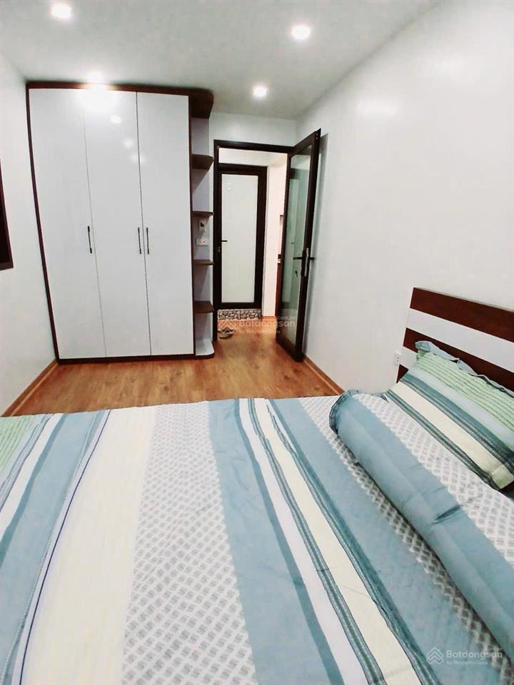 Căn hộ tập thể siêu hiếm  mặt phố phạm ngọc thạch  đống đa  ô tô đỗ chân cầu thang