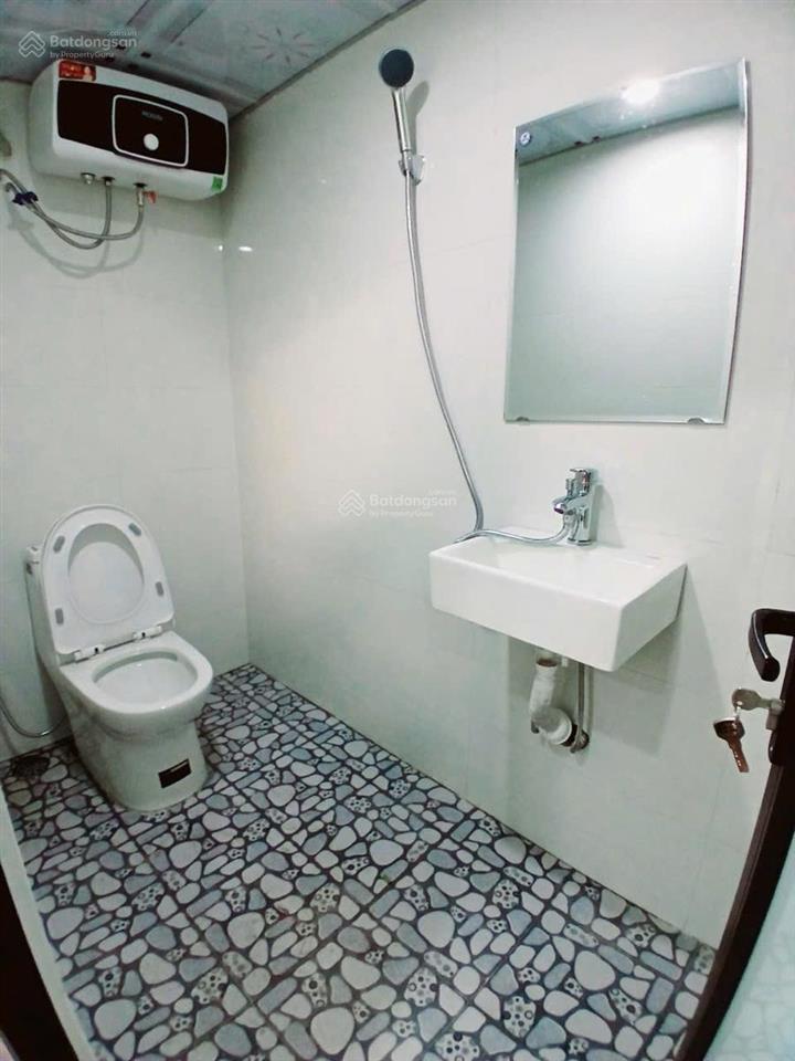 Căn hộ tập thể siêu hiếm  mặt phố phạm ngọc thạch  đống đa  ô tô đỗ chân cầu thang