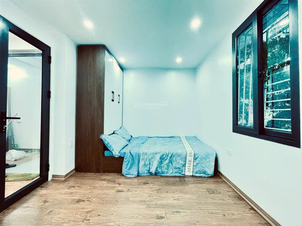 Căn hộ tập thể siêu hiếm  mặt phố phạm ngọc thạch  đống đa  ô tô đỗ chân cầu thang