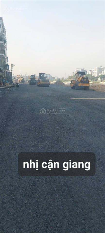 Bán nhà 2 tầng lầu kế siêu thị emart phan huy ích