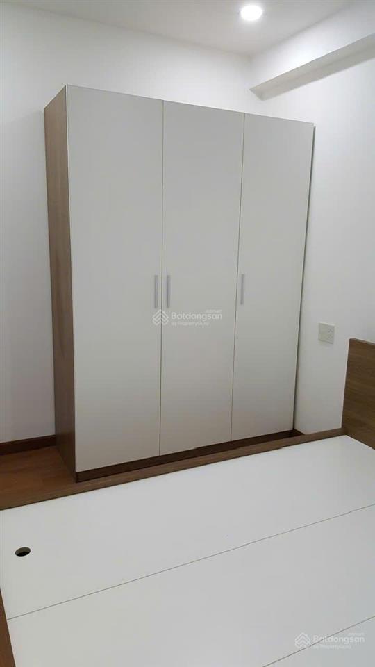 Bán nhà 2 tầng lầu kế siêu thị emart phan huy ích