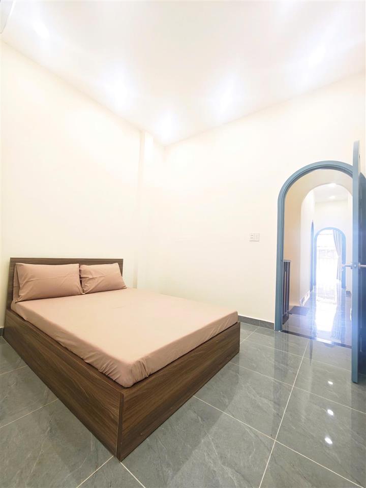 Bán nhà hxh phan văn trị phường 10 dt 4*20m giá 9.9 tỷ