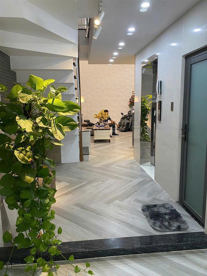 Bán nhà mới xây hxh quang trung