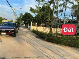 Bác nào thích đường ô tô, em có ngay lô #51m2, đường ô tô tránh nhau đây ak. cách đấu giá dộc