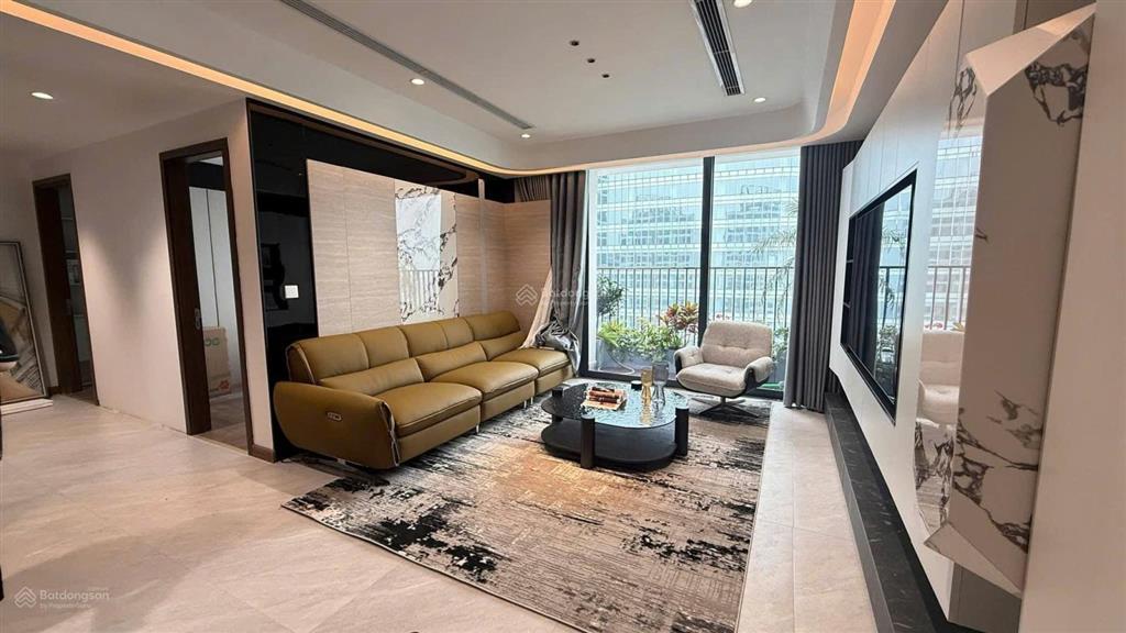 Cần bán căn hộ tòa n01t4 ngoại giao đoàn  122m²  căn góc view đẹp ở ngay  3n2vs  giá 17,1 tỷ