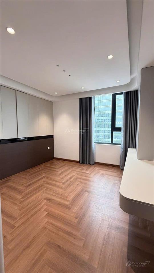 Cần bán căn hộ tòa n01t4 ngoại giao đoàn  122m²  căn góc view đẹp ở ngay  3n2vs  giá 17,1 tỷ
