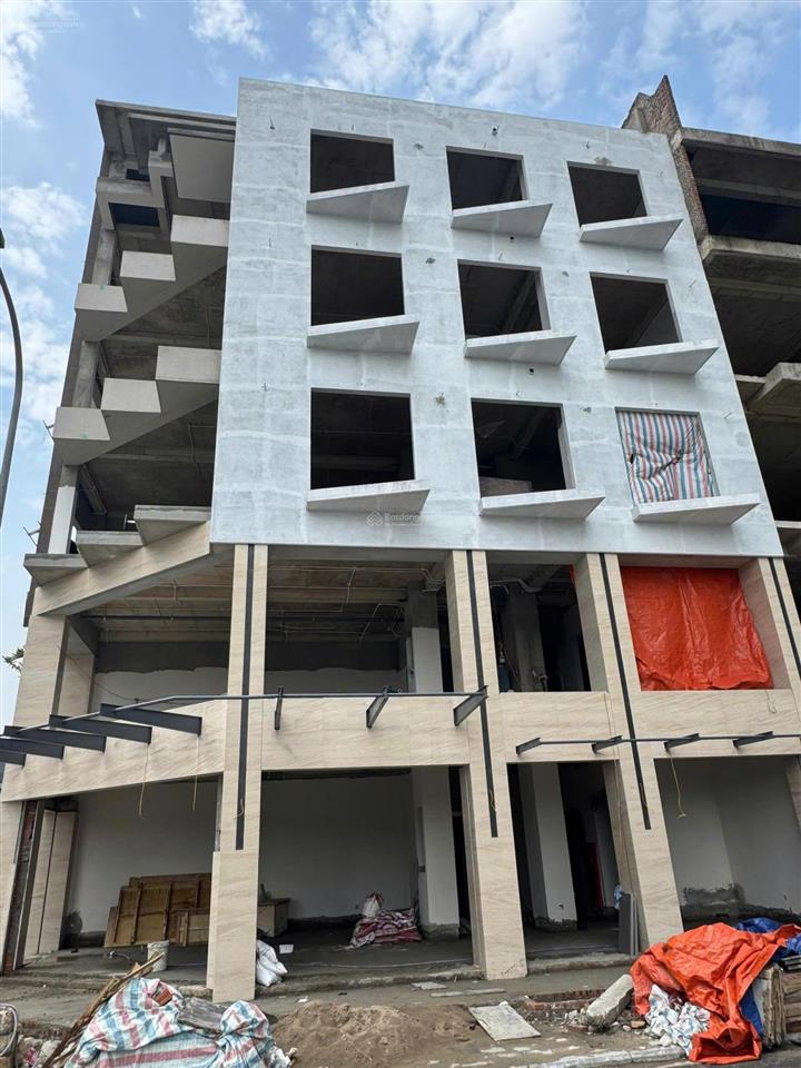 Cho thuê shophouse khu đô thị ciputra 114m2 5 tầng 1 tum 600m2 căn góc nhà mới giá 130tr