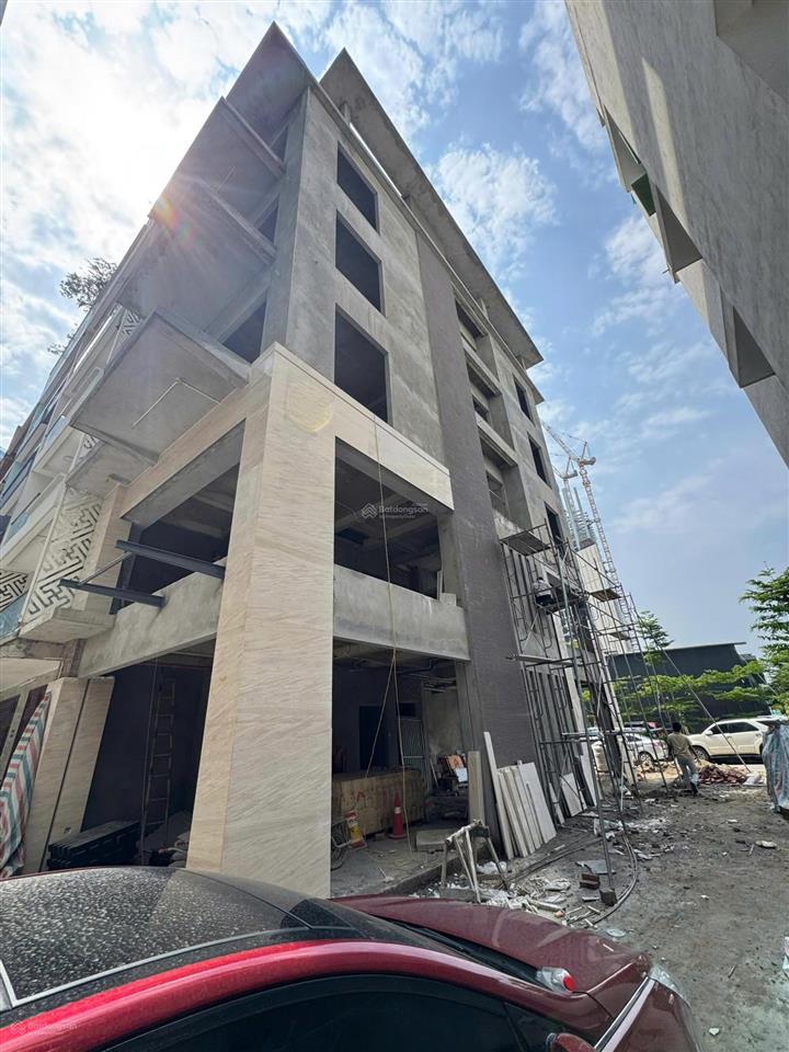 Cho thuê nhà lk khu đô thị ciputra 136m2 diện tích sử dụng 500m2 2 mặt đường 3 thoáng giá 100tr