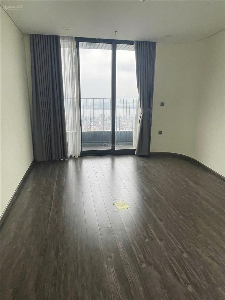 Cho thuê duplex tòa n01t7 ( han jadin ) ngoại giao đoàn 252m2 view hồ tây giá 75tr/ tháng