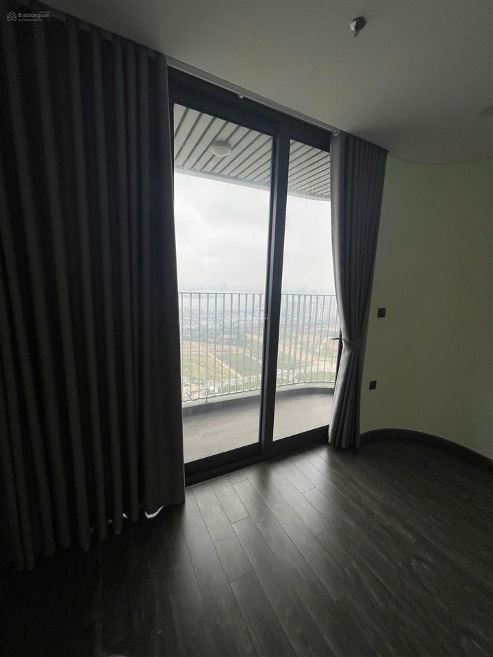 Cho thuê duplex tòa n01t7 ( han jadin ) ngoại giao đoàn 252m2 view hồ tây giá 75tr/ tháng