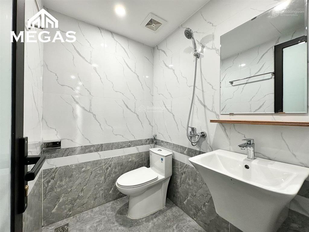 Nhà mới ô tô đỗ cửa! studio cho sinh viên mỏ địa chất, trang bị giặt sấy riêng, đường phú diễn